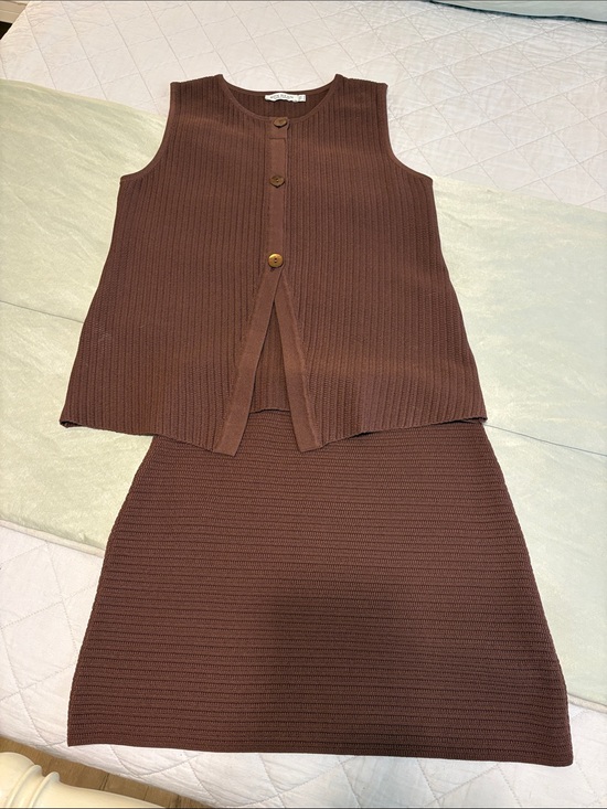 Mon Renn Dresses & Skirts - Brown Ribbed Knit Sleeveless Top & Skirt Set
